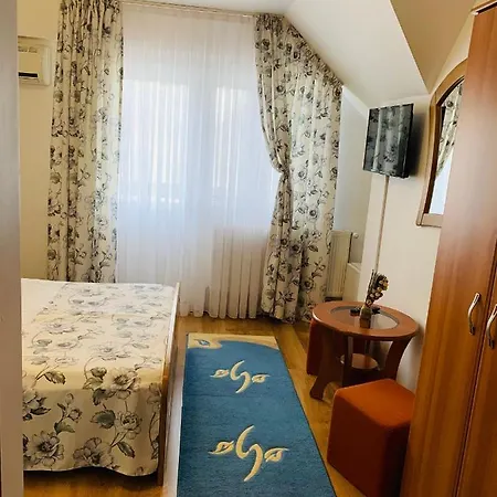 Alex & Maria Guest house