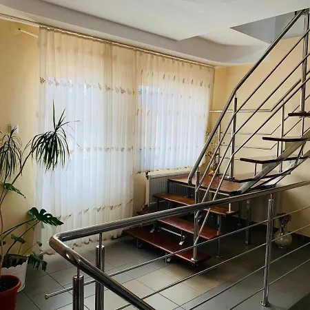 Alex & Maria Guest house Carpinisu