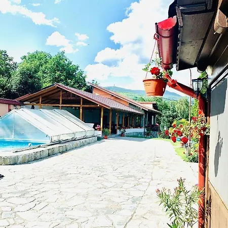 Alex & Maria Guest house